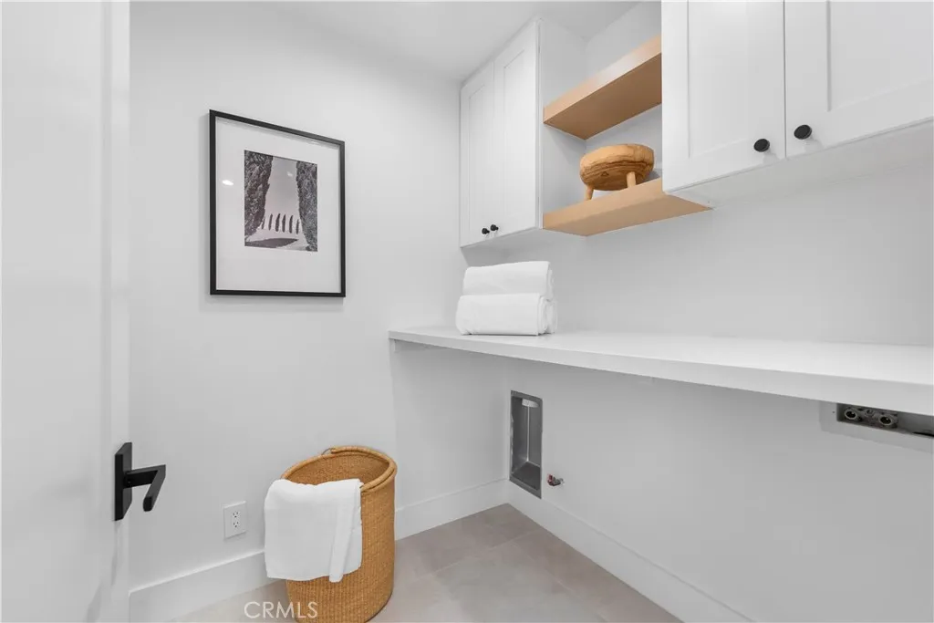 Irvine, California 92606, United States, 4 Bedrooms Bedrooms, ,4 BathroomsBathrooms,Residential,Active,80987