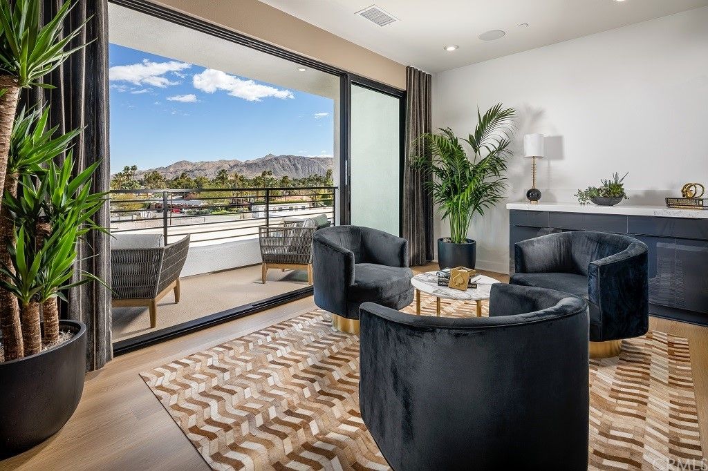listing image 130720711622615610196