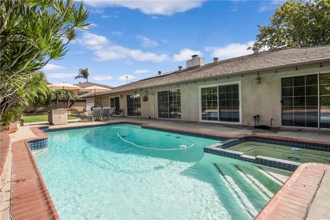 A home in North Tustin