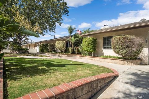 A home in North Tustin