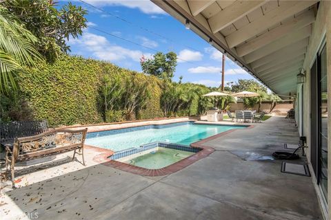 A home in North Tustin