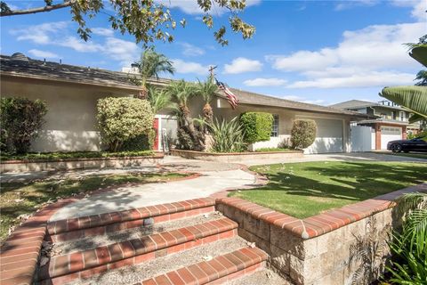 A home in North Tustin