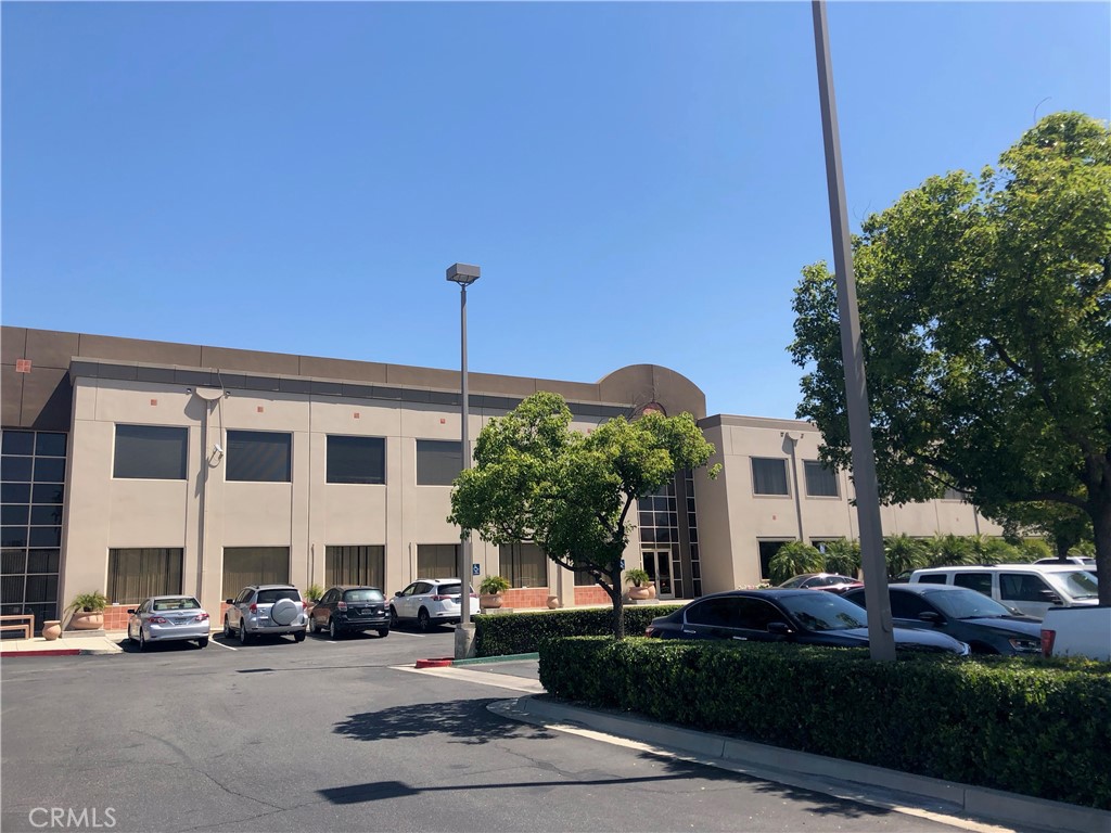 ********* 3 months free rent with 3-year term*************
This two-story elevator-served professional office building is well maintained and ready for move-in. Ideal uses are law offices, real estate offices, insurance, training facility, professional office, and much more. The property is located in the neighborhood of Cooley Ranch, a commercial hub located along the border of Colton near the Santa Ana River. Cooley Ranch is filled with office buildings, big-box stores, restaurants, and other establishments. The neighborhood’s residential streets contain moderately priced to upscale apartments. Along with access to an abundance of amenities, Cooley Ranch attracts renters for its central location in the Inland Empire. The neighborhood is located about six miles from San Bernardino and Riverside while Los Angeles is 60 miles west. Cooley Ranch is located between Interstate 10 and 215, making travel across Southern California a breeze.
Great Office space with 4 private offices and a great open layout with laminate flooring and new pain through out. Great views from the private offices. Ready to move in.