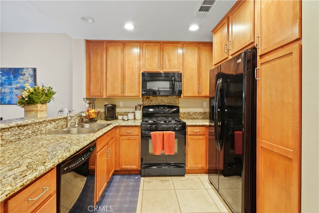 Photo 4 of 40 of 28506 Herrera Street townhome