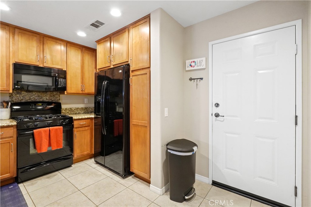 Photo 5 of 40 of 28506 Herrera Street townhome