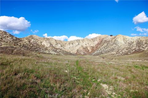 Photo of 40 Gilman Springs, Moreno Valley, CA 92555 (MLS # IV22254998)