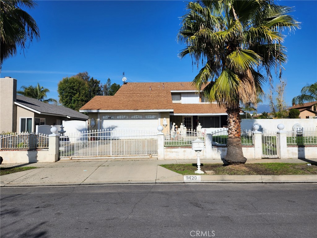 Photo 1 of 2 of 9420 Cameron house
