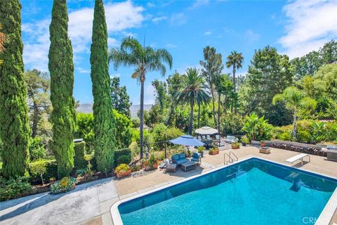 A home in North Tustin