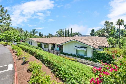 A home in North Tustin