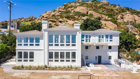 1112 Mesa Drive Simi Valley CA 93063