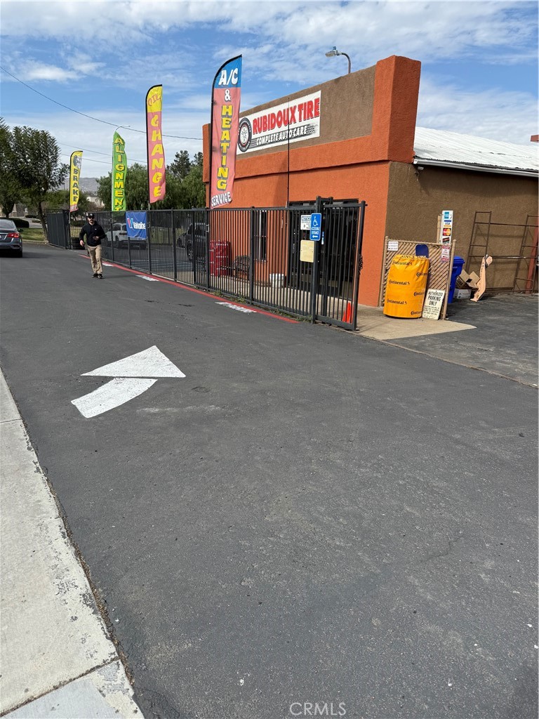 Investors Real Estate & Associates is pleased to present 5949 Mission Blvd., Riverside, CA 92509.
excellent opportunity to own a commercial property with fully functional automotive business. The Mechanic Shop includes five service pay, lifts, and two of the lifts are used for commercial vehicles, office/reception area and restroom.
lots size: 39,204 ft.² fully fenced
This property has a potential of additional Mechanic Shops, Bodyshop and car sales. Please check with the city of Riverside for additional information.
The Zoning is C-1/C-p zoned land with a great signage on Mission Boulevard Jurupa Valley.
This property is located off 60 Fwy/mission blvd and minutes from downtown Riverside.
The current owner willing to lease the Mechanic Shop for $5000 per month
The $1.3 million does not include the business, if buyers interested on purchasing the Mechanic Shop for additional price.
