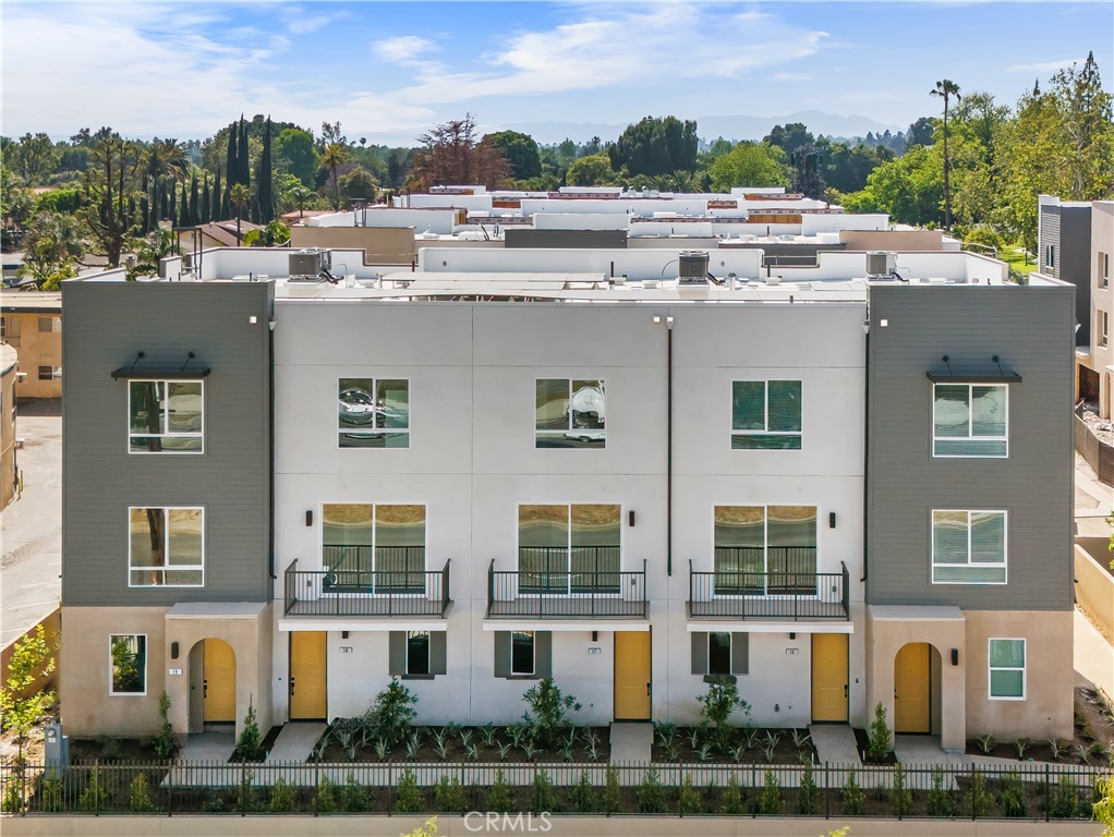 View North Hills, CA 91343 condo