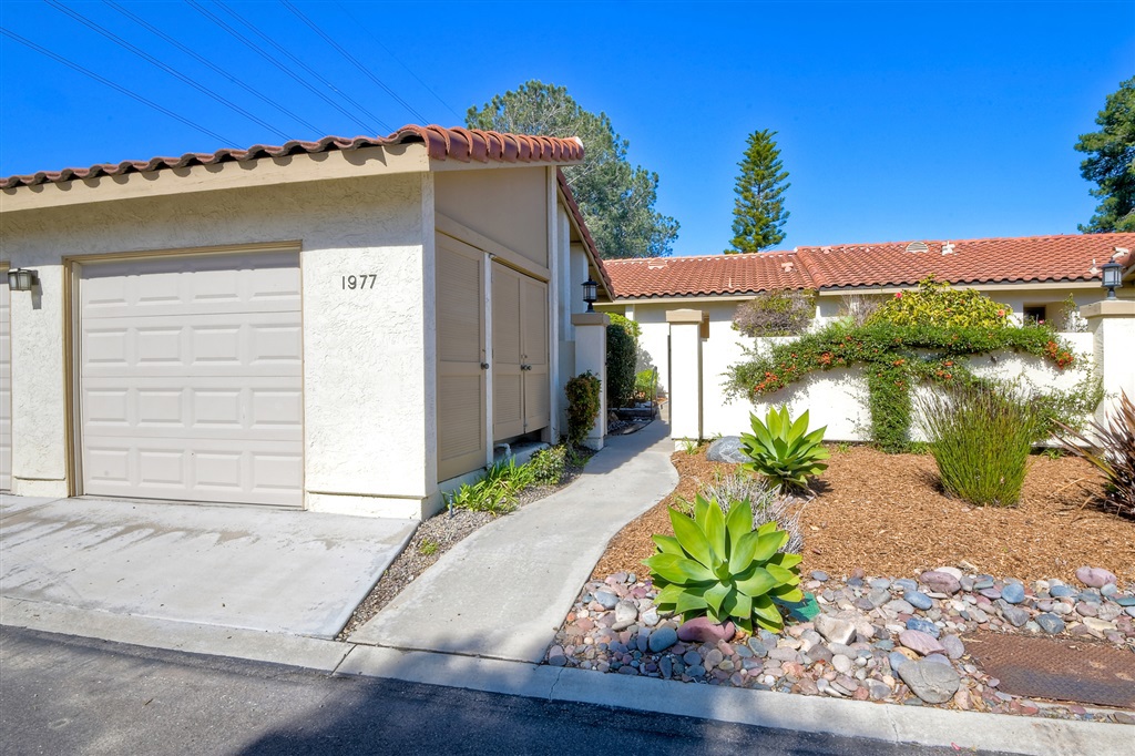 Just finished remodel; beautiful! 55+community. Sensational location on quiet street. Living room and large patios open to lushly landscaped green belt. One level living; exceptional choices of quality upgrades. All new appliances. Stainless. Spacious bedrooms and beautifully customize bathroom. Laundry in hallway with full set washer/dryer. Enjoy the exceptional lifestyle of Hi Country Villas......feels like a country club. All amenities are within a half block; one car garage. Neighborhoods: High Country Villas Complex Features: ,,, View: Parklike Sewer: Sewer Connected
