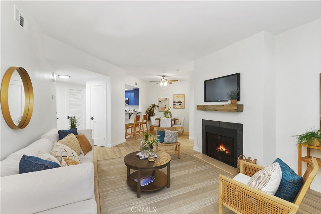 384 Redondo Avenue 204