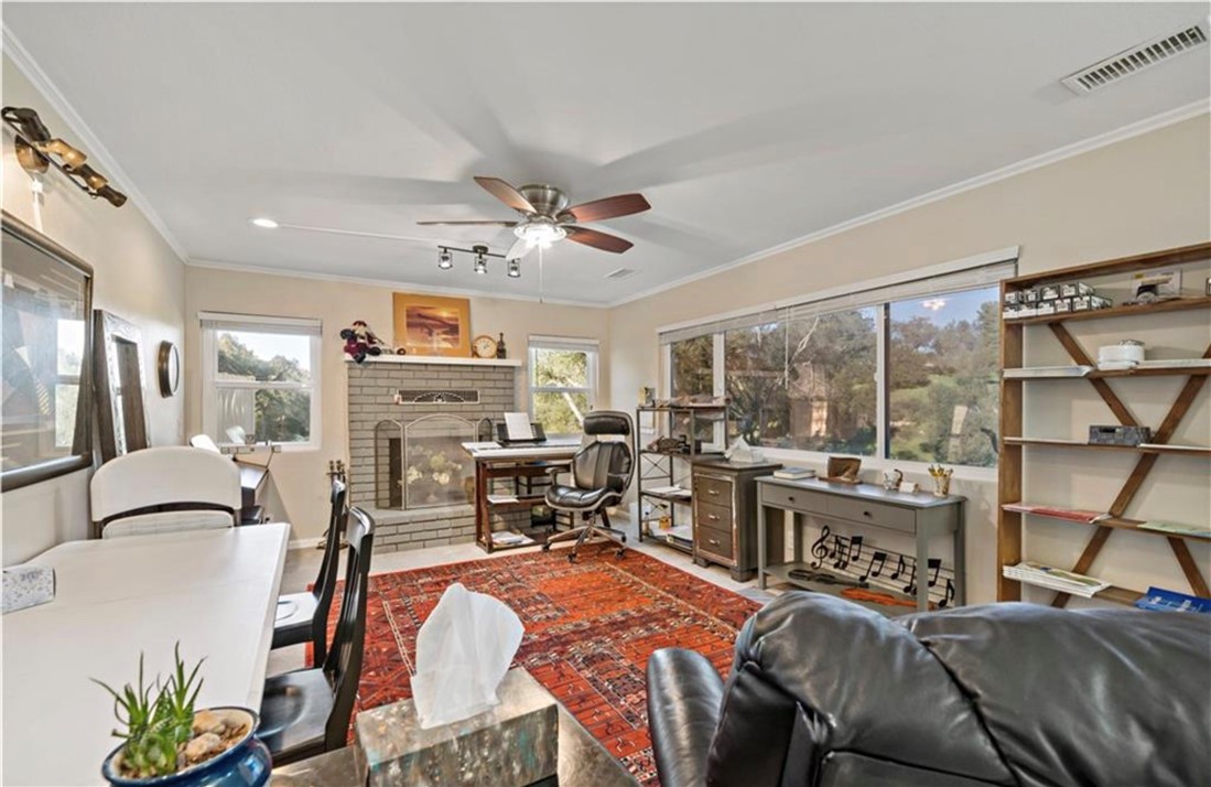 Photo 7 of 42 of 47333 Pala Road house