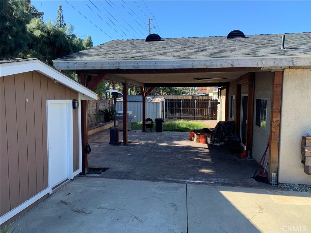 Photo 18 of 22 of 2164 E Alondra Street house