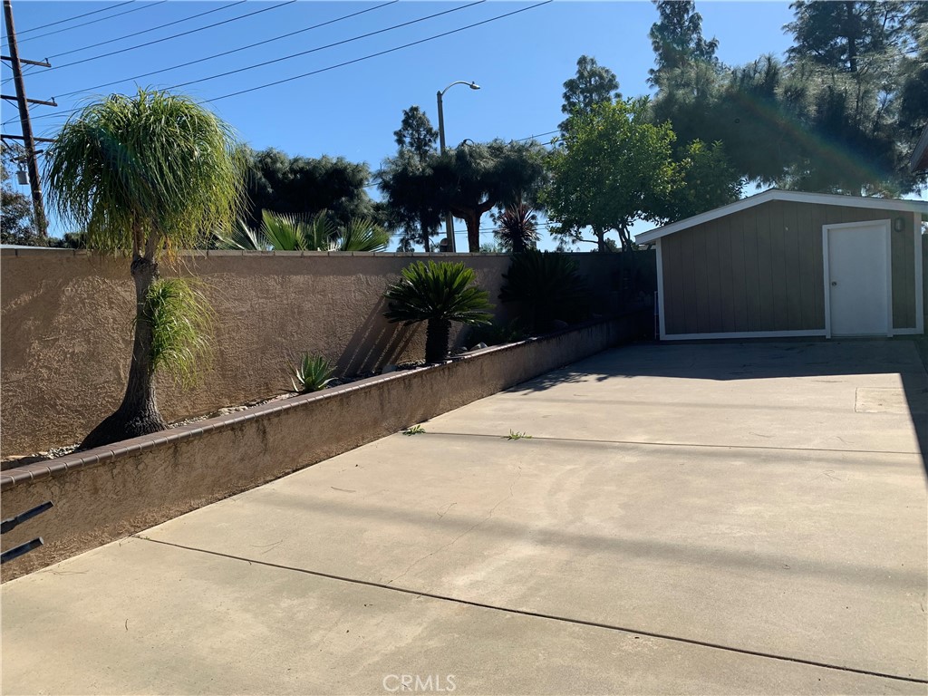 Photo 17 of 22 of 2164 E Alondra Street house