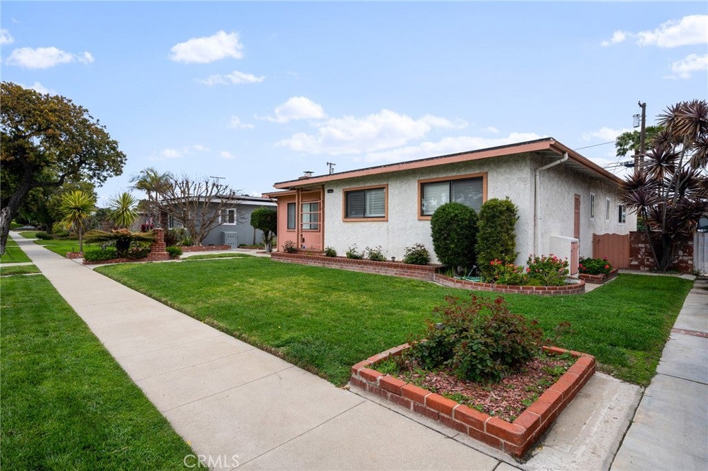 2690 Senasac Avenue