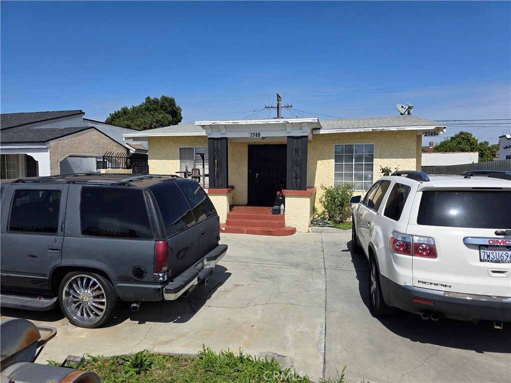 2749 Live Oak Street