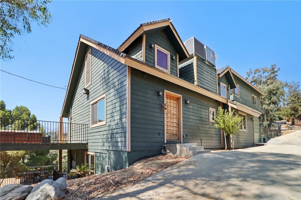 View Sylmar, CA 91342 house