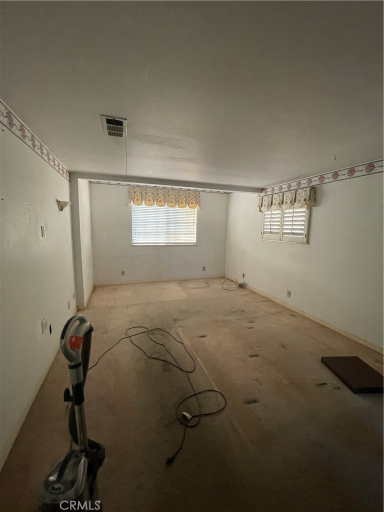 Photo 6 of 12 of 1132 S Meeker Avenue house