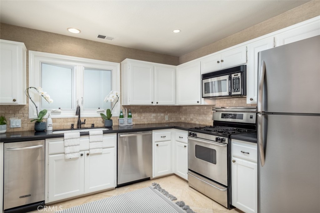 Corona del Mar South of PCH (CDMS) - Residential