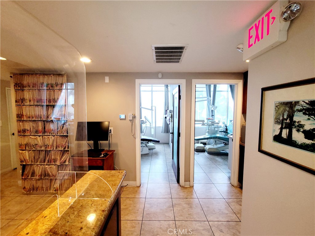 3840 Woodruff Avenue 205