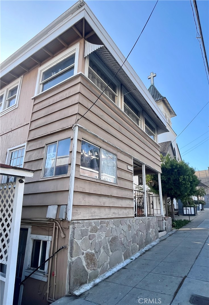 230 Metropole Avenue