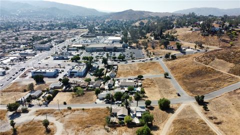 A home in Lake Elsinore