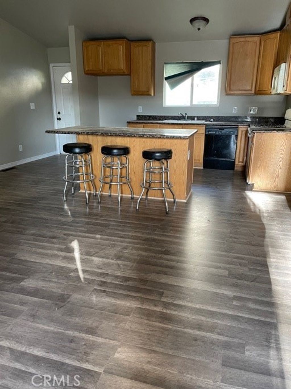 listing image 130722370849154397050
