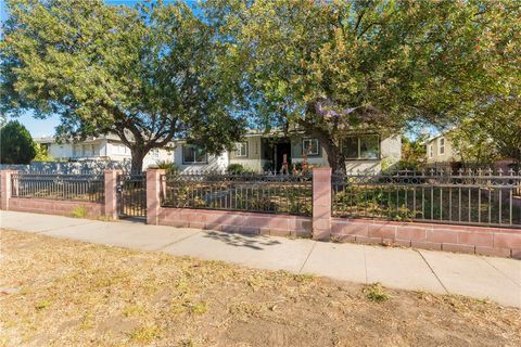 A home in Mission Hills (San Fernando)