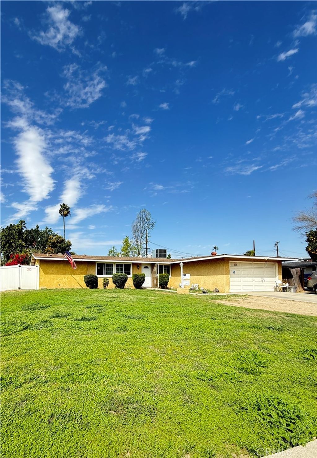 listing image 0