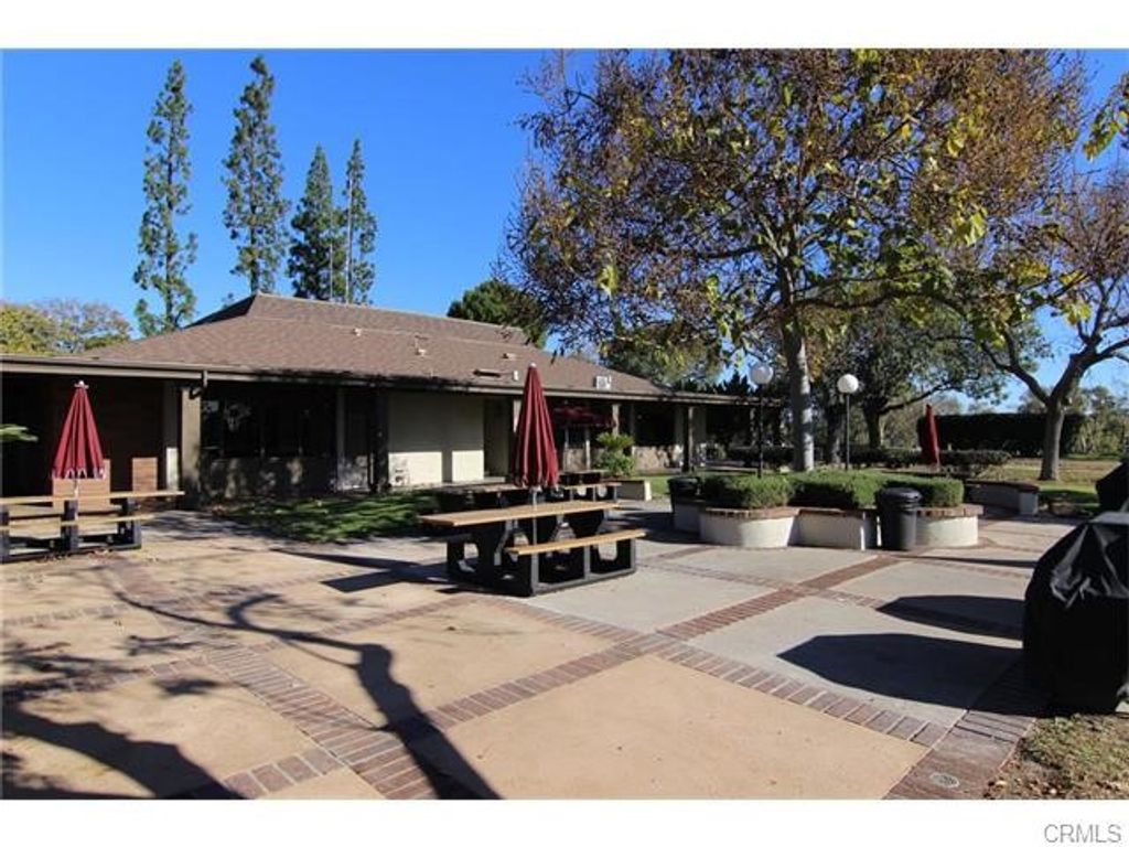 listing image 130729898596003924561