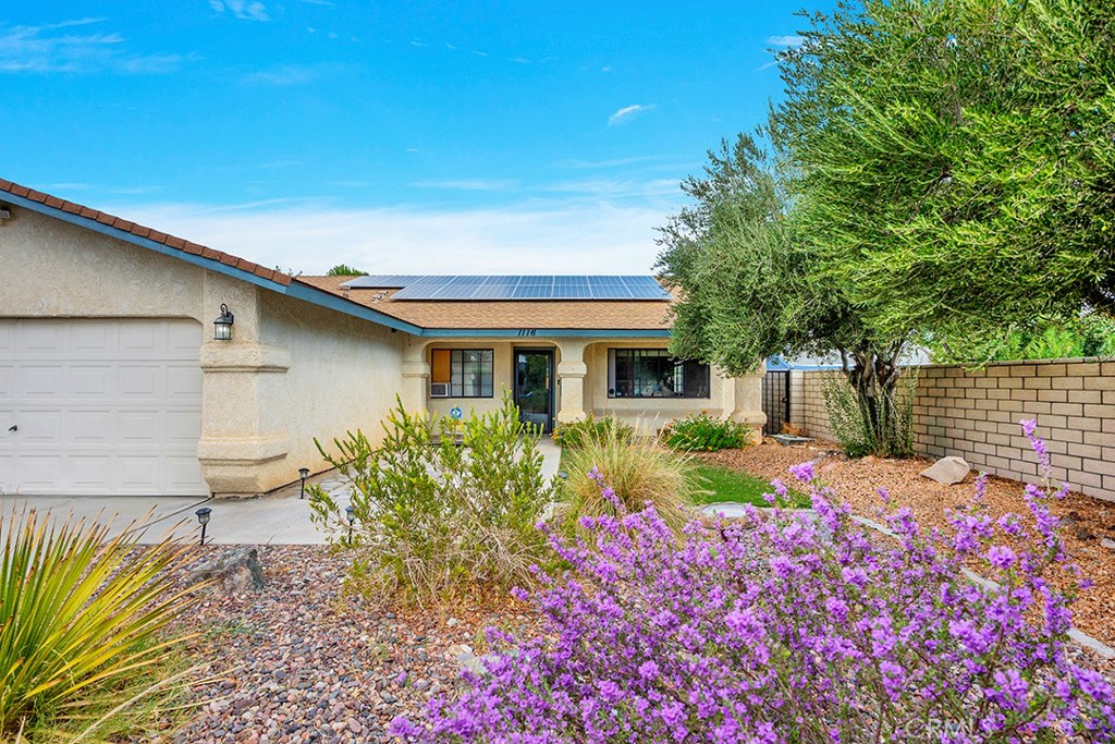 1116 W Tamarisk Avenue