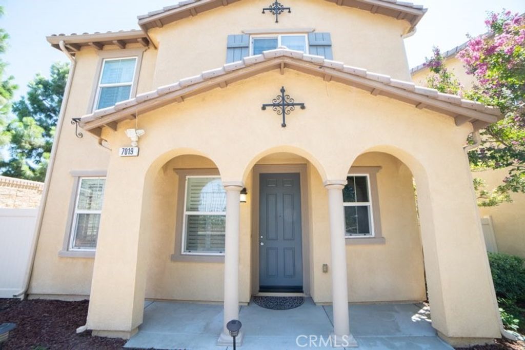 listing image 130727970855893199363
