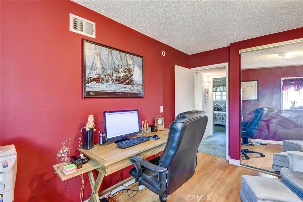 listing image 130728358191049684071