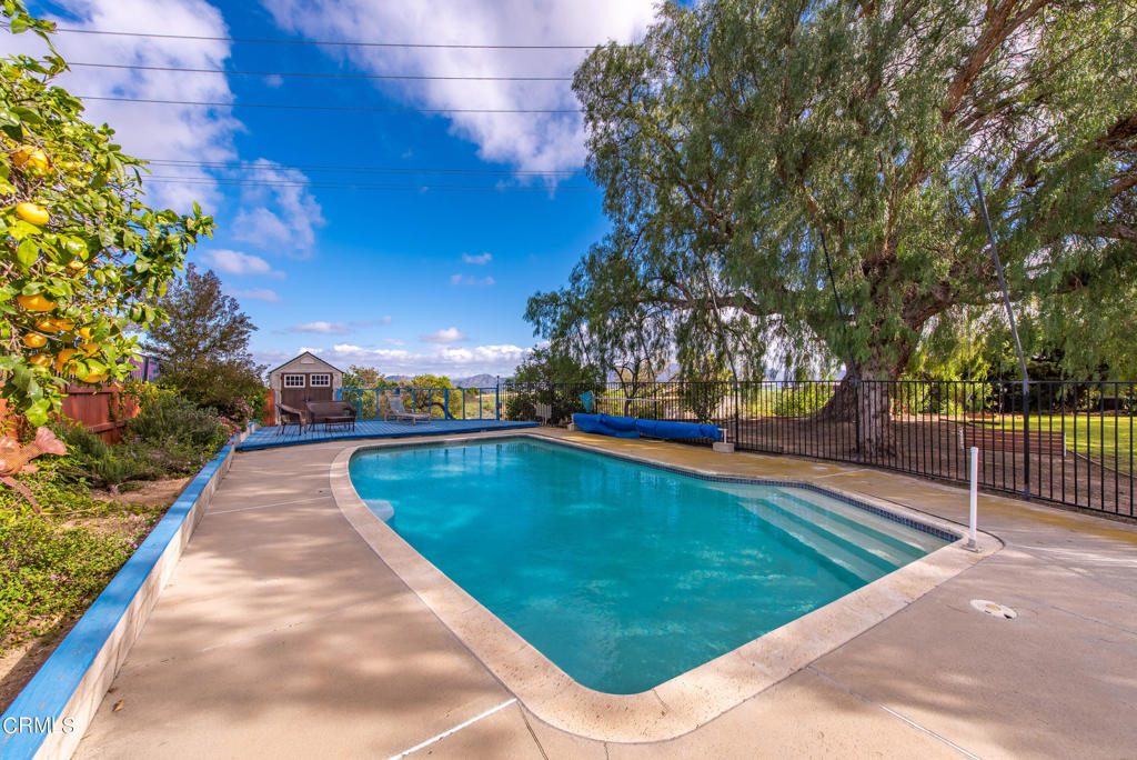 Las Posas Estates 3 - 0433 - Residential