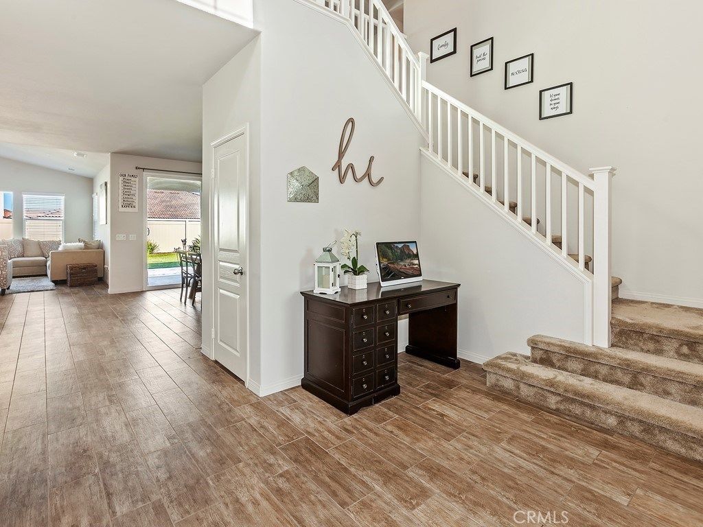 listing image 130725406193099141892
