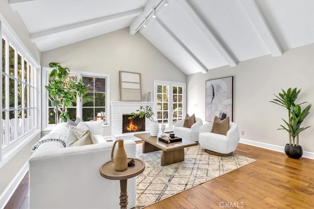 33972 Cape Cove