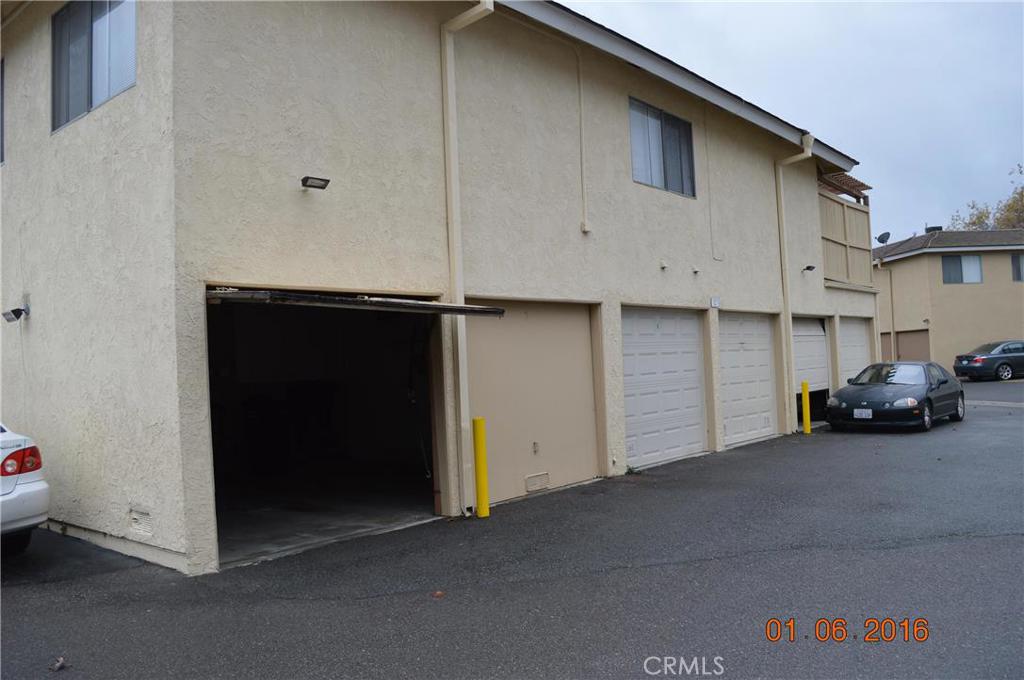 2 story 2Br 1.5 Ba Cerritos Villas Condo, ABC School District, Close to Town Center, Cerritos Mall, & Fwys, C\Unit close to Association Swimming pool,
Garage access from kitchen,