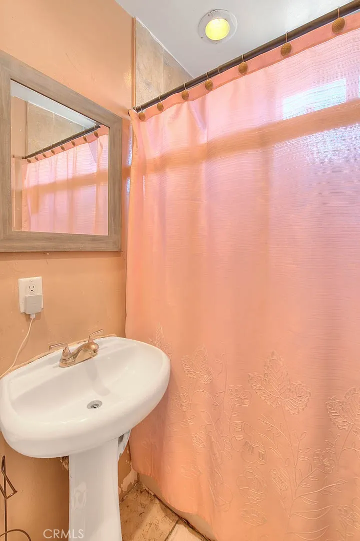 Los Angeles, California 90002, United States, ,Residential,Active,90322