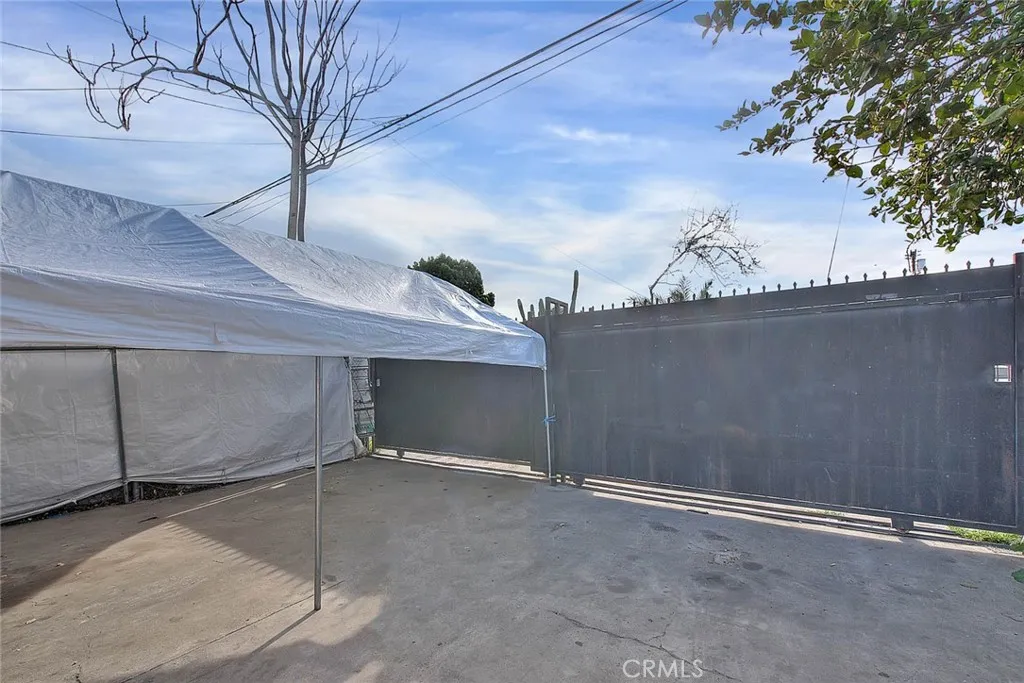 Los Angeles, California 90002, United States, ,Residential,Active,90322