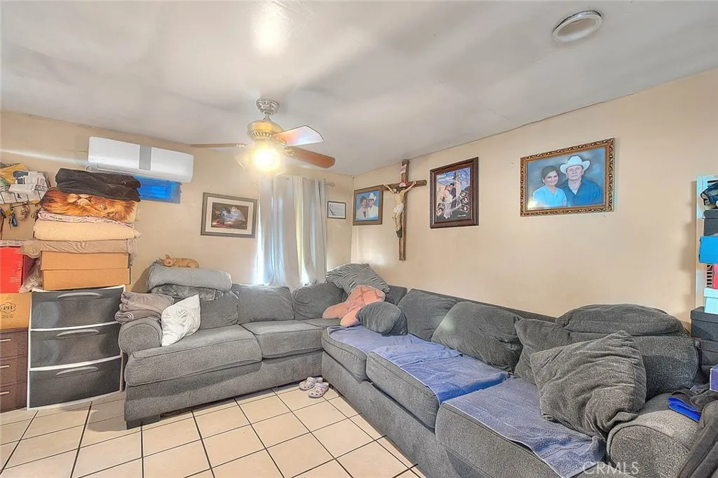 Los Angeles, California 90002, United States, ,Residential,Active,90322