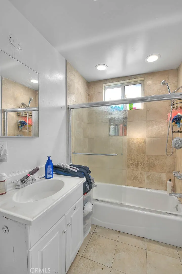 Los Angeles, California 90002, United States, ,Residential,Active,90322