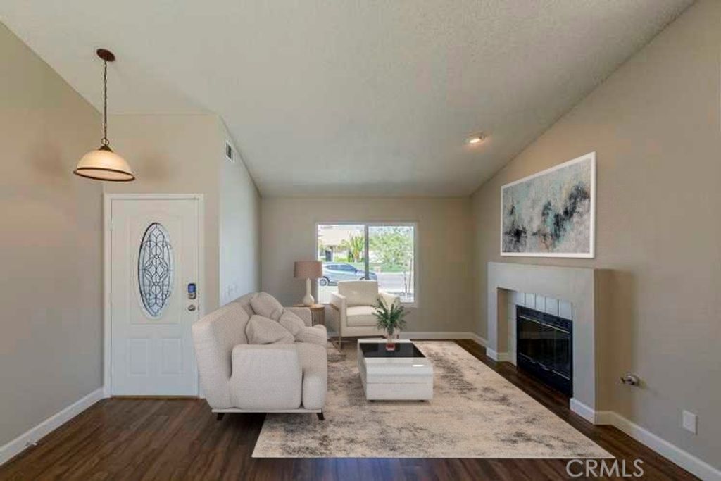 listing image 130727584113518209737
