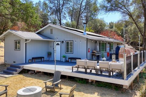 A home in Mariposa