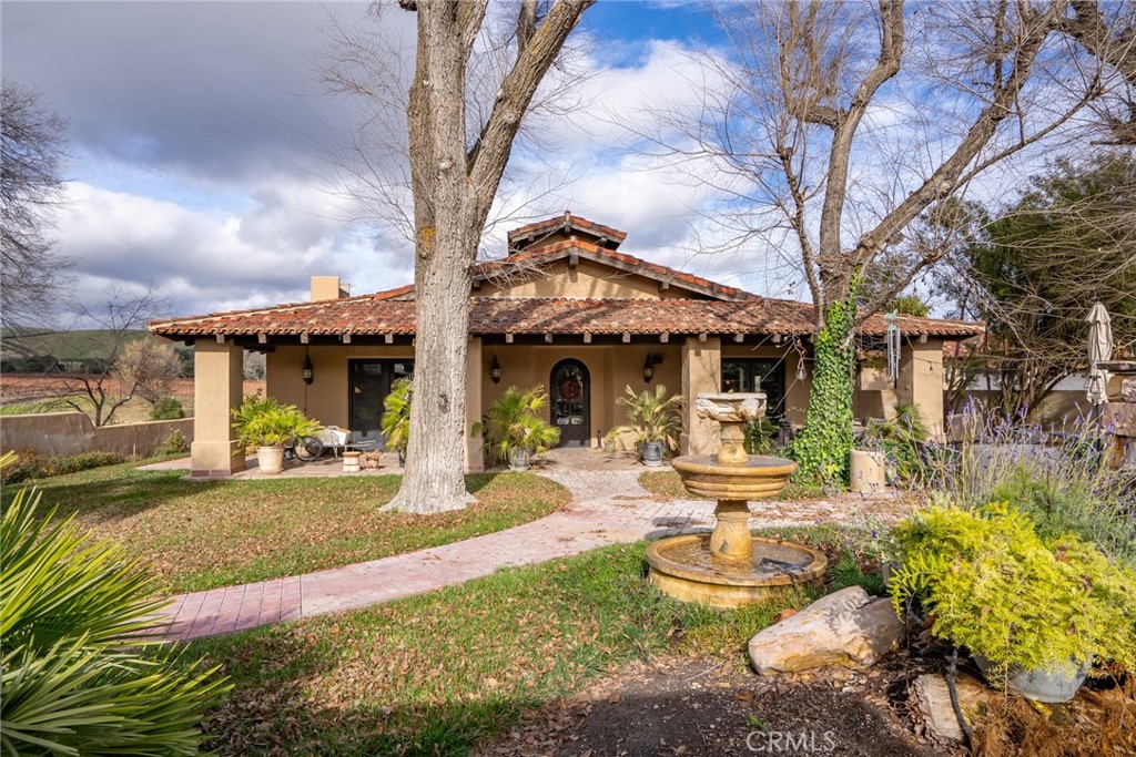 2135 Live Oak Rd