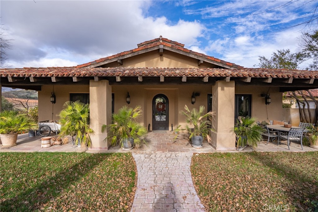 2135 Live Oak Rd