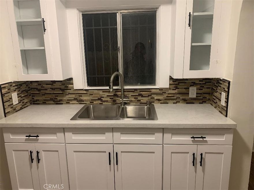 Duplex! Duplex! Located in the heart of Los Angeles! Just a few minutes from the Sofi Stadium and the Intuit Dome.  This 2 bedroom 1 bathroom is a must see! Newly renovated with fresh paint and laminate flooring. The unit is a back house; very cozy and comfortable for a single person or a small family.  Located near public transportation, grocery stores, shopping centers and more.  This unit won't stay on the market long.