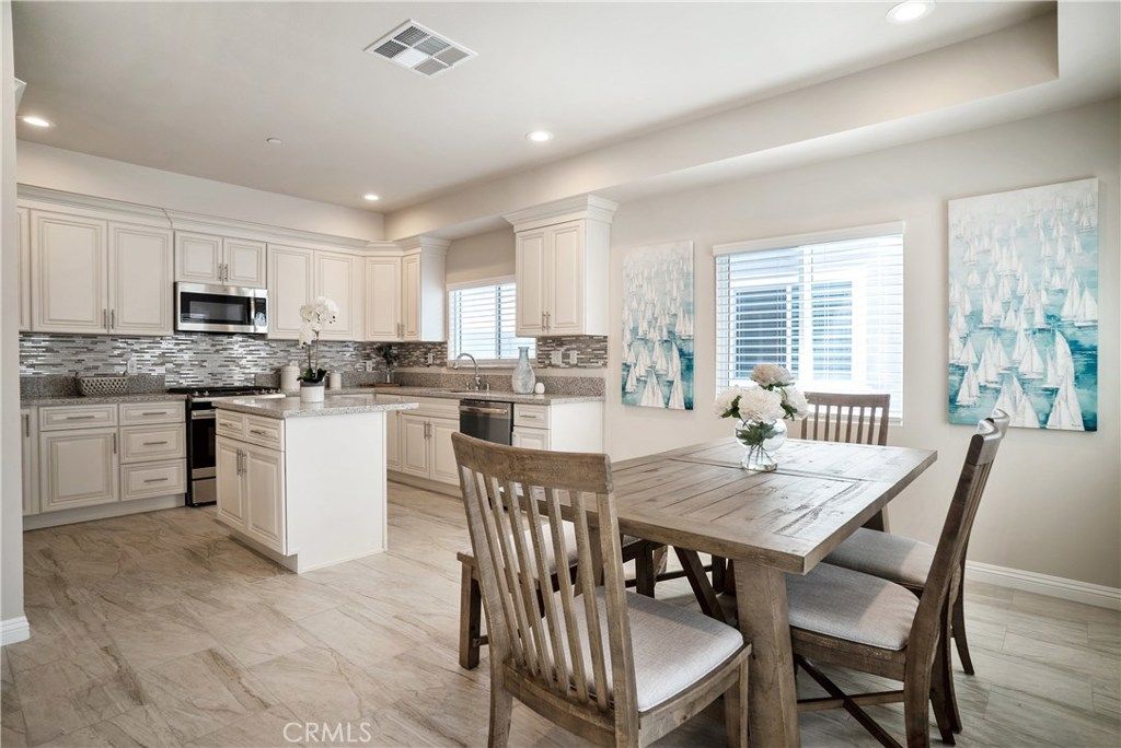 listing image 130729130244016130760